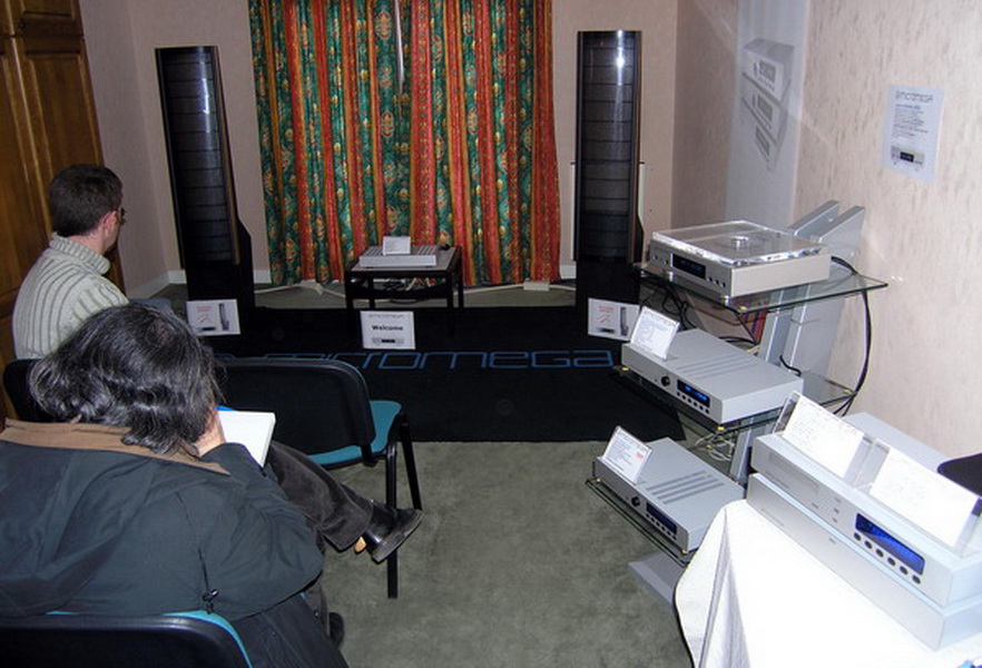 2006 - 03 - Salon HCFR - Micromega 1.JPG